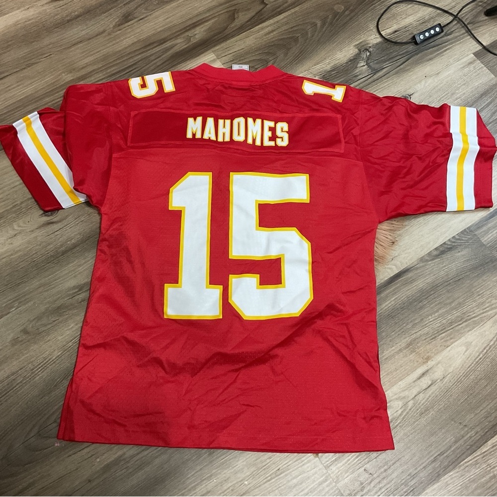 NFL MAHOMES RED FOOTBALL JERSEY SIZE S